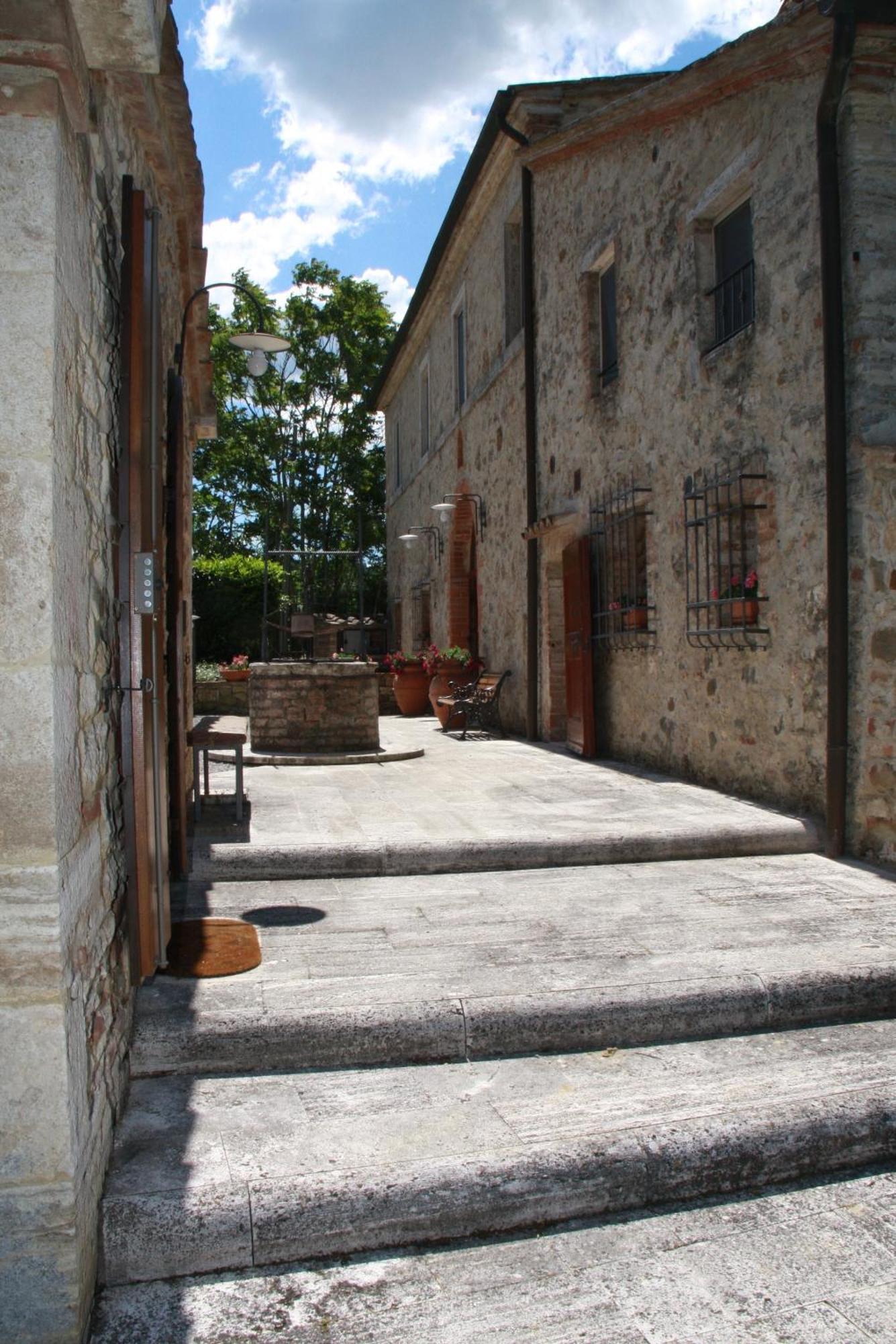 Podere La Chiusella B&B Rapolano Terme Exterior photo